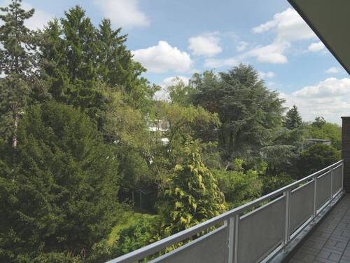 Blick vom Balkon---.jpg - 3 Zimmer Etagenwohnung zur Miete in Düsseldorf