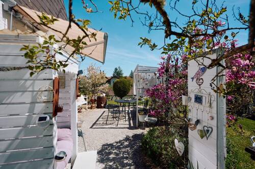 Gartenimpressionen mit Terrasse - 