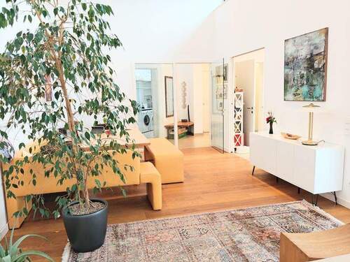 Blick vom Wohnbereich Richtung Essbereich - 