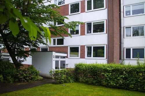 Hauseingang - 3 Zimmer Etagenwohnung zum Kaufen in Hamburg