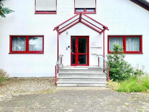 Eingangsbereich - BüroPraxis im Gewerbegebiet Adelsdorf