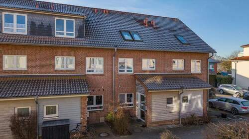 Vorderansicht mit Eingang - 5 Zimmer Reihenmittelhaus zum Kaufen in Wunstorf