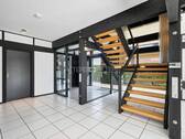 Eingangsbereich mit Treppe - 