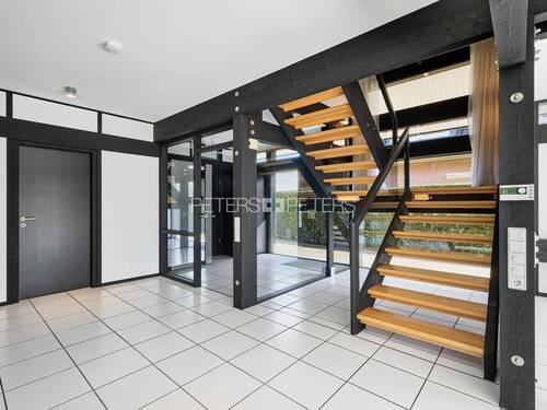 Eingangsbereich mit Treppe - 