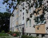 Hausansicht - 3 Räume zum Wohlfühlen - 432,00 EUR Kaltmiete, ca.  60,00 m² Wohnfläche