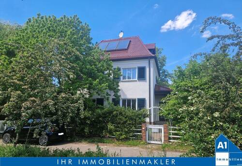 Hausansicht - Herrschaftliches Anwesen mit Kamin, Einbauküche und neuwertiger Heizung in Ammendorf-Beesen Halle (Saale)