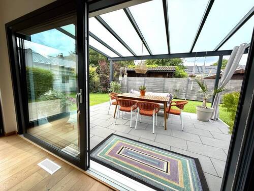 Blick auf die Terrasse - 