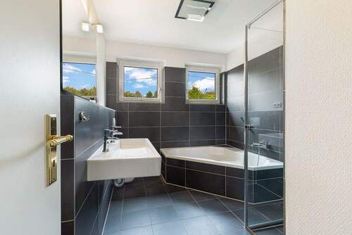 Badezimmer Erdgeschoss - 