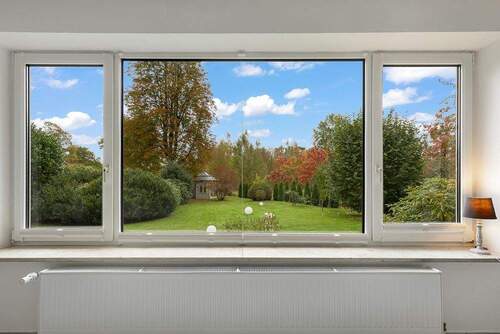 Blick in den Garten - 7 Zimmer Einfamilienhaus in Seevetal