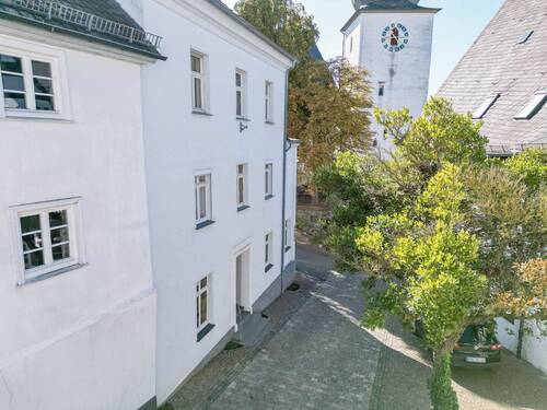 Ansicht mit Blick auf den Glockenturm - Ein-Zweifamilienhaus mit Gewerbefläche in Toplage der Arnsberger Altstadt!