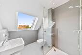 Badezimmer mit Dusche - 