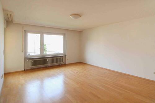 Wohnzimmer - 3 Zimmer Etagenwohnung zum Kaufen in Stuttgart
