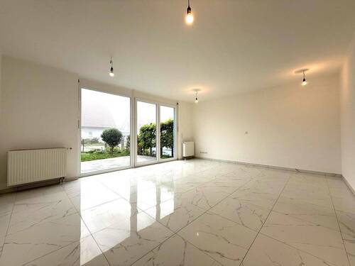 Wohnzimmer - 5 Zimmer Einfamilienhaus in Weingarten