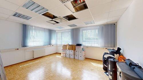 Extra Fläche Verwaltung - vorne - 