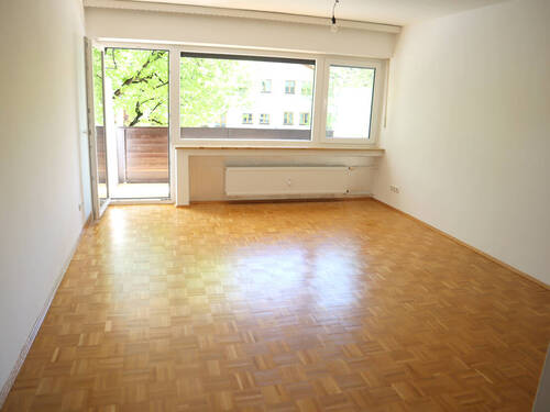 Wohnzimmer - 3 Zimmer Etagenwohnung zum Kaufen in Garmisch-Partenkirchen