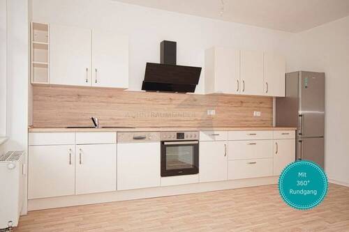 Startbild - Helle, großzügige 2-Raum-Wohnung mit Balkon, Einbauküche und Tageslichtbad