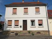Vorderansicht Haus - 8 Zimmer Mehrfamilienhaus, Wohnhaus in Staudernheim