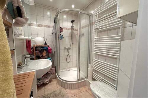 Duschbad - Etagenwohnung mit 78,10 m&sup2; in Lübeck zum Kaufen