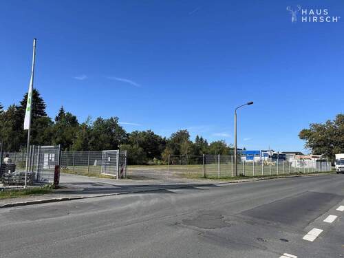 Einfahrt zum Grundstück - Grundstück zum Kaufen in Neuhaus am Rennweg