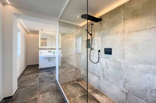 Badezimmer (1.OG) - 
