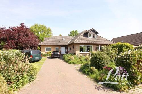 Hof - 9 Zimmer Einfamilienhaus zum Kaufen in Apen / Augustfehn