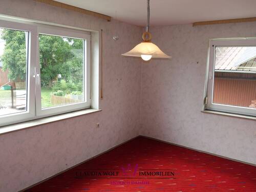 Zimmer 1. OG - *** HANDWERKERHAUS MIT GROSSEN MÖGLICHKEITEN - Einfamilienhaus mit viel Platz inkl. Garten, Garage und Scheune in Rot am See-Brettheim ***