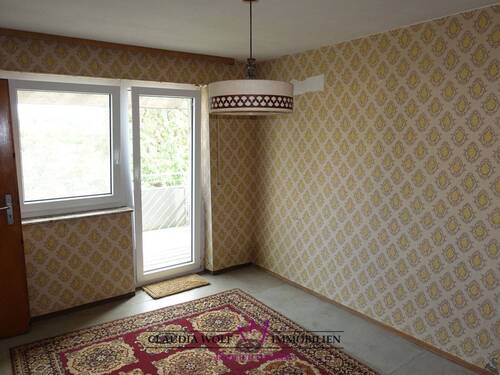 Zimmer 1. OG mit Balkonausgang - 1 Zimmer Einfamilienhaus in Rot am See