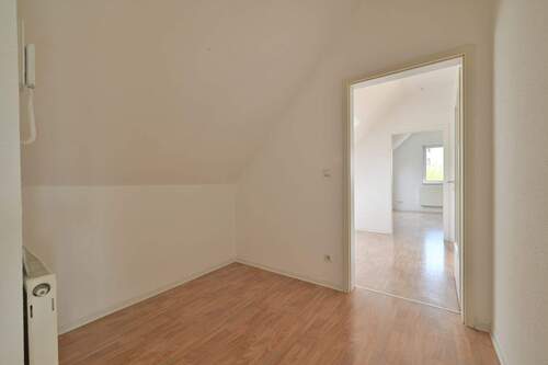 Flur - Etagenwohnung mit 63,10 m² in Burgstädt zur Miete
