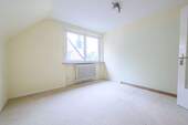 Mittleres Zimmer OG.jpg - 