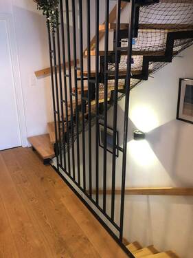 OG Treppenhaus mit Sicherheitsnetz.jpg - 