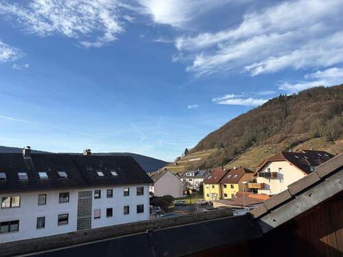 Loggia Ausblick (1) - 2 Zimmer Etagenwohnung zur Miete in Großheubach