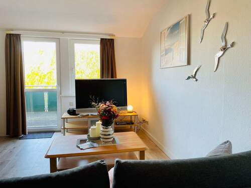 Blick in das WZ.jpeg - Etagenwohnung in Middelhagen zum Kaufen