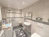 Badezimmer 1 Obergeschoss - 
