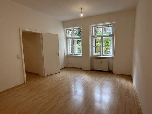 Wohn-Schlafzimmer - Etagenwohnung mit 27,00 m² in Sinzing zur Miete