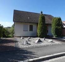 Bezauberndes Einfamilienhaus mit Einliegerwohnung und viel Komfort - Neuhaus