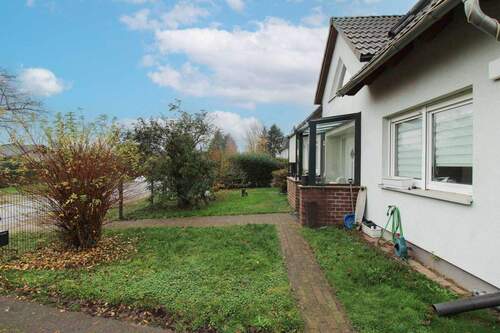 Vor dem Haus - 5 Zimmer Einfamilienhaus in Bernau bei Berlin