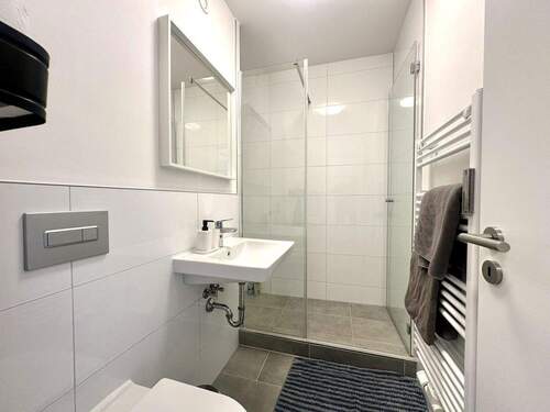 Badezimmer - 3 Zimmer Etagenwohnung zum Kaufen in Köln