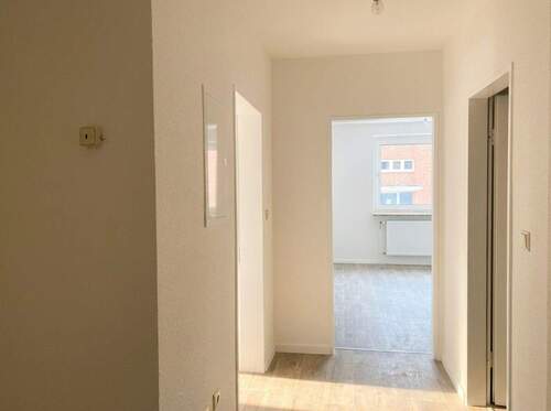 Flur - Etagenwohnung mit 57,90 m&sup2; in Brunsbüttel zur Miete