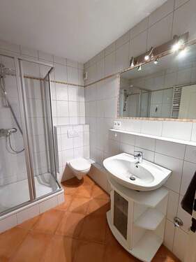 Bad_2.JPG - 1 Zimmer Etagenwohnung in Ellerau