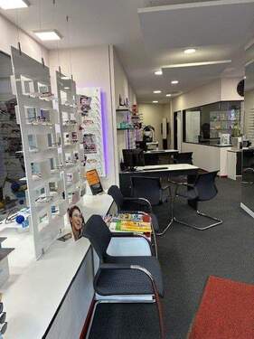 Innen Totale vom Eingang 2.jpg - 1 Zimmer Gewerbeobjekt (Büro, Produktion, Verkauf) in Baunatal