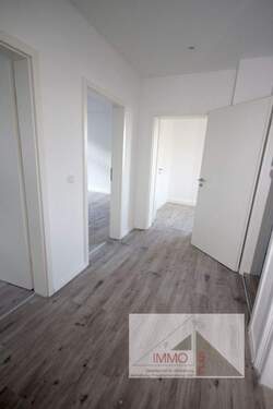 Flur - 2 Zimmer Etagenwohnung zur Miete in Döbeln