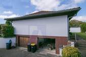 Nord-Ostseite mit Garagen - 5 Zimmer Mehrfamilienhaus, Wohnhaus in Altshausen