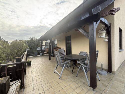 Terrasse OG - 9 Zimmer Mehrfamilienhaus, Wohnhaus zum Kaufen in Giebelstadt
