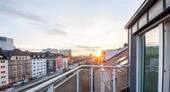 Aussicht Front Sonnenuntergang - Großzügiges Penthouse in Golzheim - Wohnkomfort mit Kamin