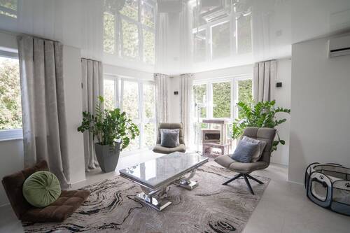 Wohnzimmer - 8 Zimmer Einfamilienhaus in Heustreu