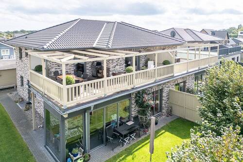 großzügige Terrasse - 
