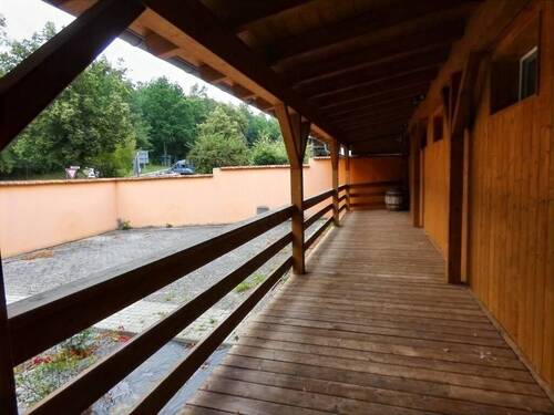 Biergarten - 1 Zimmer Mehrfamilienhaus, Wohnhaus zum Kaufen in Vilseck