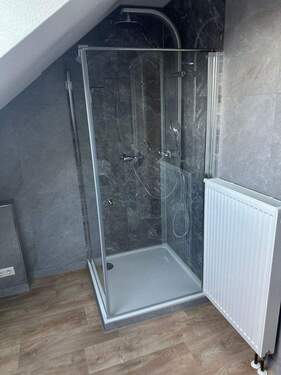 Dusche - Doppelhaushälfte mit 99,00 m&sup2; in Langenenslingen zur Miete