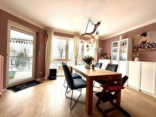 Essen mit Ausblick - 3 Zimmer Etagenwohnung in Bad Soden am Taunus