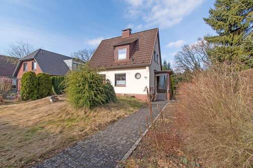 Großzügigr Vorgarten.jpg - 